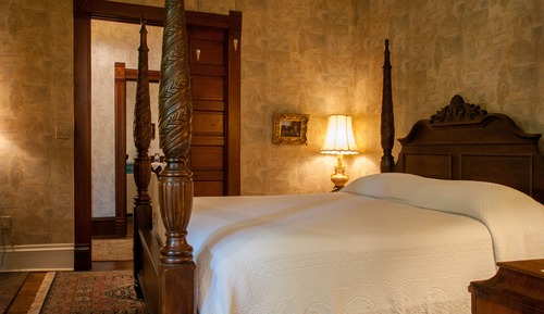 Suite, 1 King Bed (Governor's)