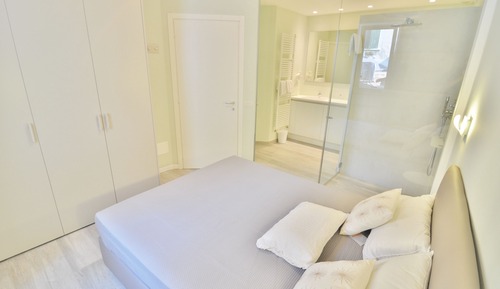 Apartment, Annex Building (Menta)