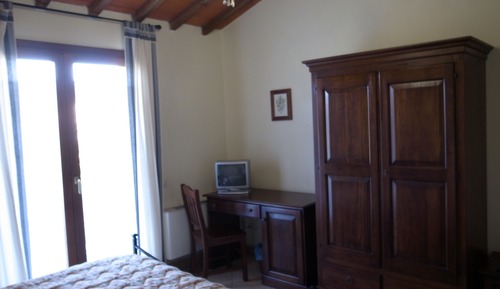 Standard Double or Twin Room, 1 Bedroom, Shower Grab Bars, Pets Allowed (3 pax)