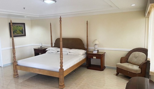 Junior Executive Suite