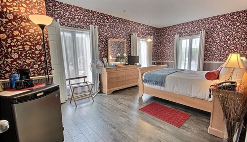 Classic Room, 1 King Bed