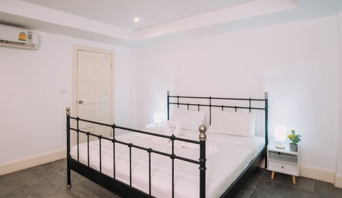 Signature Penthouse, 2 Bedrooms, Partial Ocean View