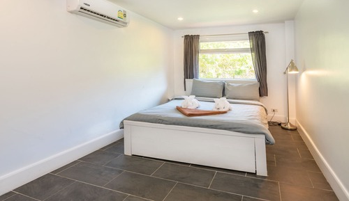 Romantic Penthouse, 2 Double Beds, Partial Sea View