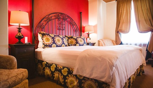 Junior Room, 1 King Bed, Jetted Tub