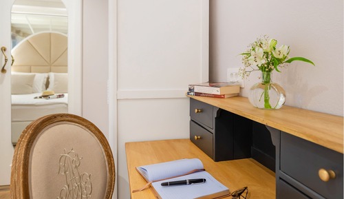 Deluxe Room, Annex Building