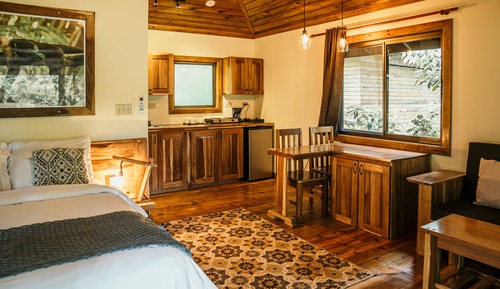 King Beachside Bungalow with AC