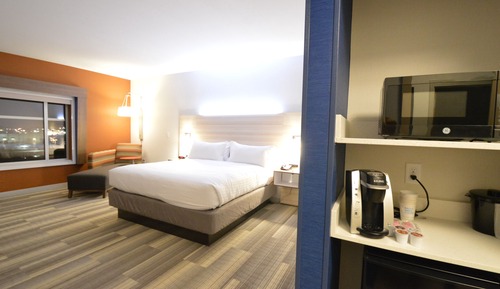 Room, 1 King Bed, Roll-in Shower (Communications, Roll-In Shower)