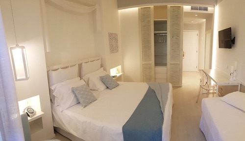 Superior Triple Room, Balcony, Garden View