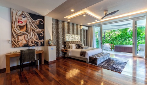 Suite with Jacuzzi, Garden View