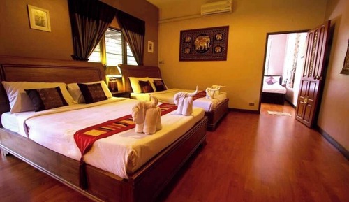 Deluxe Large Family Room