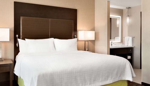 Suite, 1 King Bed, Accessible, Non Smoking (Roll-in Shower)