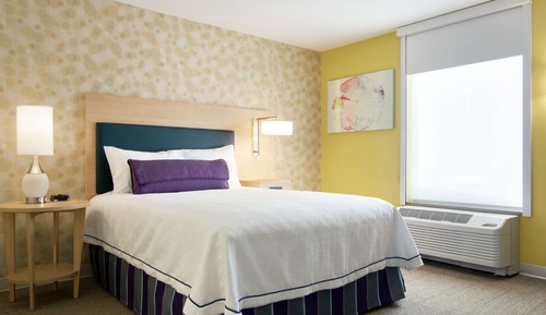 Suite, 1 Queen Bed, Non Smoking