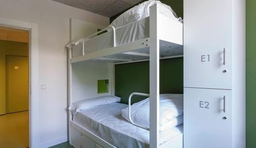 Private Room with shared bathroom for 10 adults
