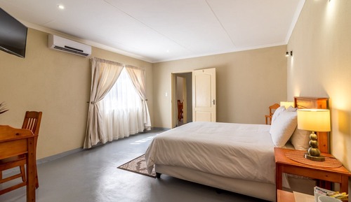 Deluxe Room, 1 Queen Bed