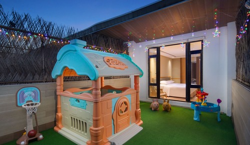 Room, 1 King Bed, Balcony (Super)