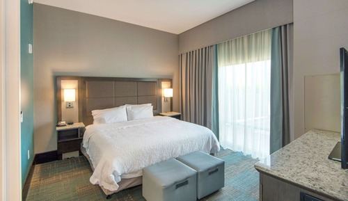 Suite, 1 King Bed, Non Smoking