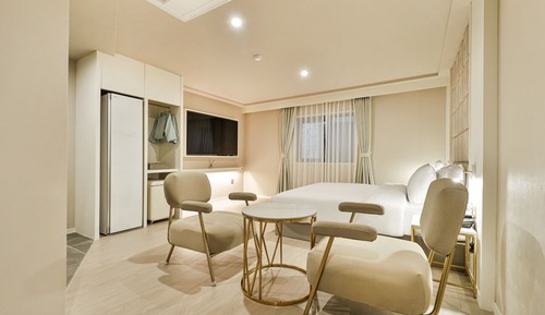 Grandis Room
