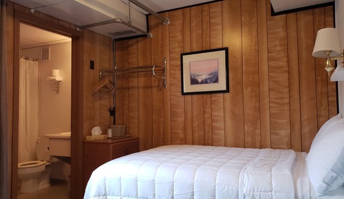 Standard Suite, Multiple Beds, Non Smoking, Private Bathroom