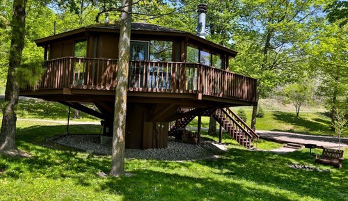 Cabin, 2 Bedrooms, Jetted Tub (Cabin #101 or #102)
