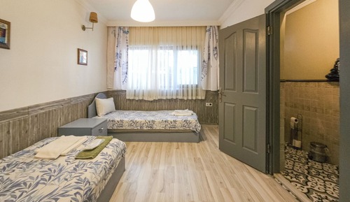 Economy Twin Room