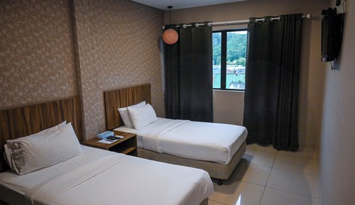 Twin Sharing Room