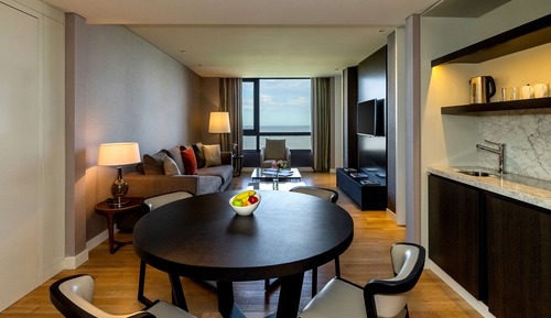 Suite, 1 King Bed (Centric)