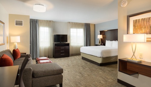 Studio Suite, 1 King Bed, Kitchen