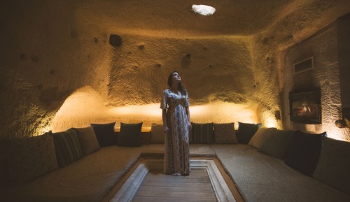 Deluxe Cave Suite