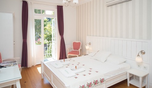 Classic Double Room, Balcony