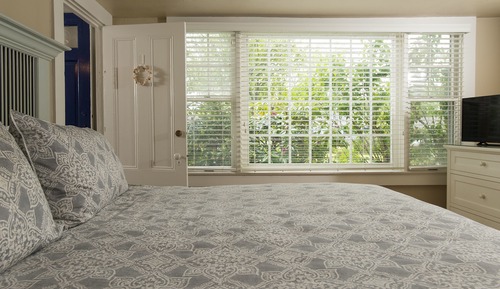 Room, Private Bathroom (Standard King Bedroom)