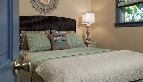 Room, Private Bathroom (Petite Queen Bedroom #11)