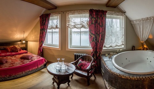 Luxury Suite, Jetted Tub, Lake View