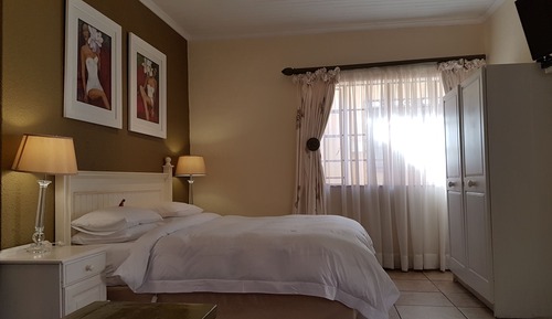 Deluxe Room (Double Room)