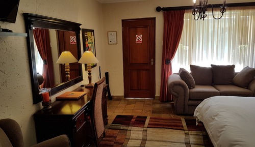 Deluxe Room (Twin or King Room)