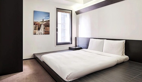 Standard Latex Double Room