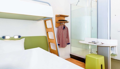 Triple Room, Multiple Beds