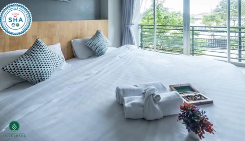 Superior Room, 1 King Bed, Bathtub