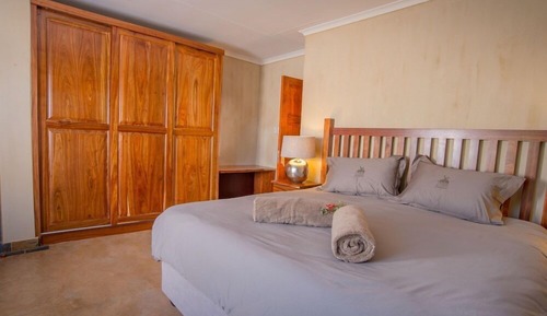 Villa, 2 Bedrooms, 2 Bathrooms