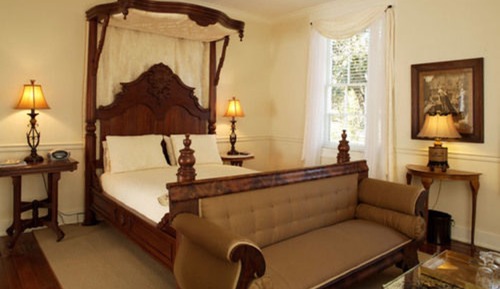 Room, Private Bathroom (The Ernestine Room)