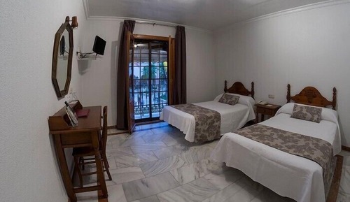 Double Room, 1 Queen Bed