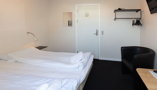 Double Room, Shared Bathroom (Skråvej 6)