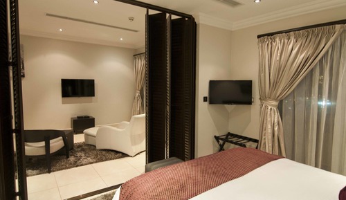 Executive Suite, Kitchenette, Executive Level