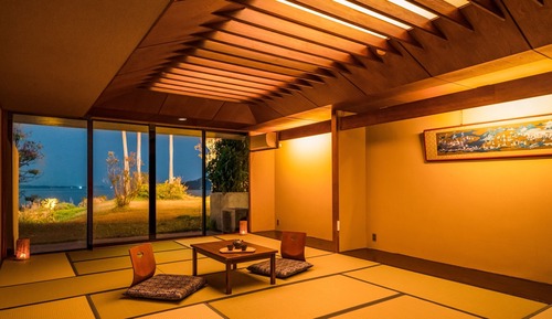Standard Japanese Style Room of 20 Tatami-mats with Bath, Non-Smoking