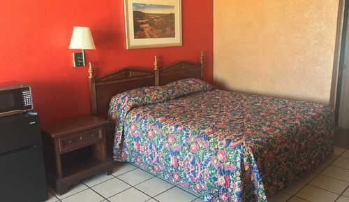 Deluxe Room, 1 King Bed, Smoking, Refrigerator & Microwave
