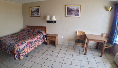 Economy Room, 1 Queen Bed, Non Smoking