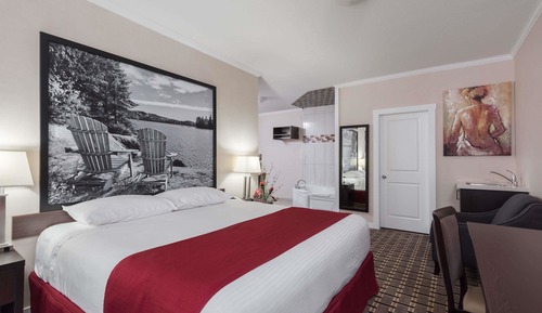 Suite, 1 King Bed, Non Smoking, No Pets