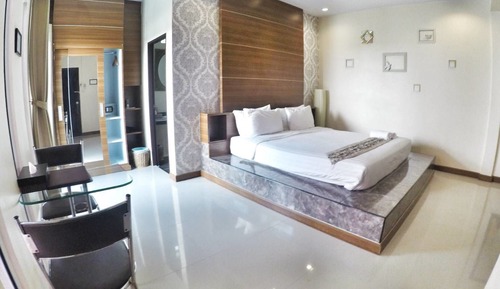 Deluxe Pool Villa