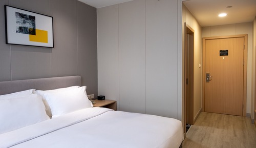 Standard King Room
