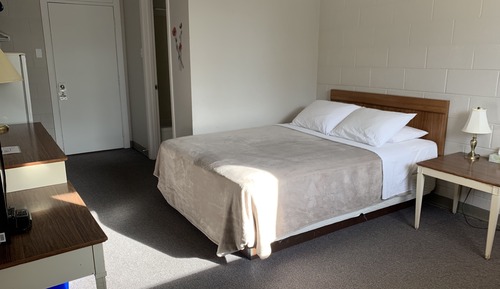 Standard Single Room, 1 Queen Bed