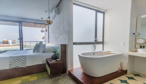 Master Suite Ocean view and plunge pool